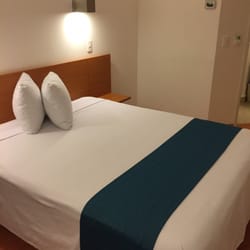 One Hotel - Clean but very basic room