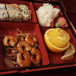 Sakura Sushi House - Nothing to bento' backwards for..ahh soso place for a Chinese owned fakenese chushi, expensive.
