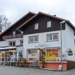 Bäckerei "Unser täglich Brot" - Bäckerei 'Unser täglich Brot', Minimarkt und Café in Riedlhütte - Am Tor zum Nationalpark Bayerischer Wald.