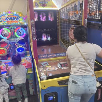 Chuck E Cheese's - Pizza Near Me - Escondido, California
