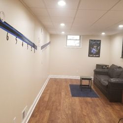 Wicked Vapor Vapeshop - Lounge and cloud comp wall