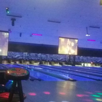 RollHouse Entertainment - Parma - Cosmic! - Pizza Near Me - Parma, Ohio