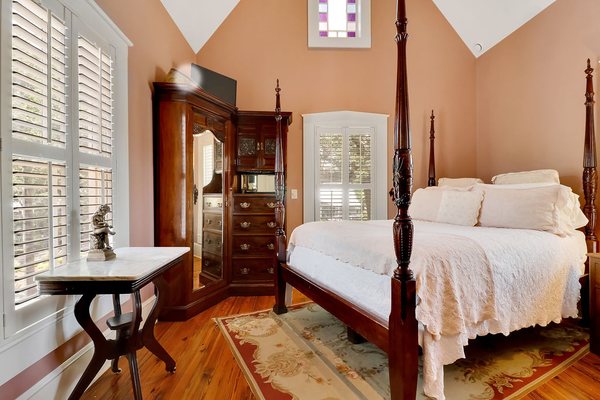Robert Ruark Inn by null