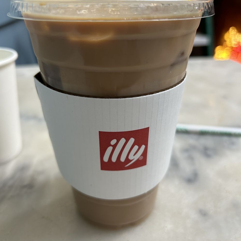 Le Bon Cafe - Iced Latte - Coffee & Tea Near Me - Washington, DC, District of Columbia