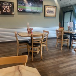 Tailgaters Sports Bar & Grill - Quiet dining side
