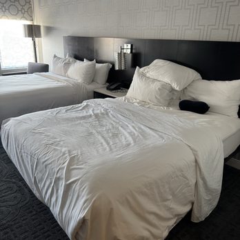 Renaissance Cincinnati Downtown Hotel - My bed after housekeeping "made it" - Hotels Near Me - Cincinnati, Ohio Renaissance Cincinnati Downtown Hotel - My bed after housekeeping "made it" - Hotels Near Me - Cincinnati, Ohio