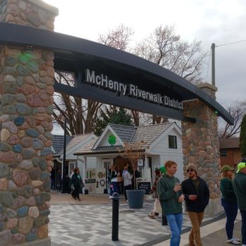 McHenry Riverwalk - Parks Near Me