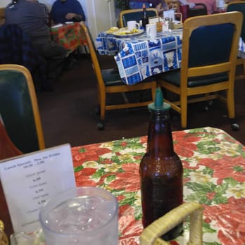 Ronnie's Cafe - The next table with plates not picked up and the stupid top of bottle where syrup doesn't come out yuk - Breakfast & Brunch Near Me - Glendale, Arizona