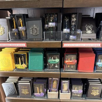 Harry Potter Shop - Inside - Toy Stores Near Me - Chicago, Illinois