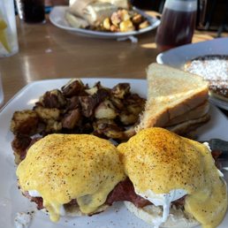Corned Beef Hash Benedict