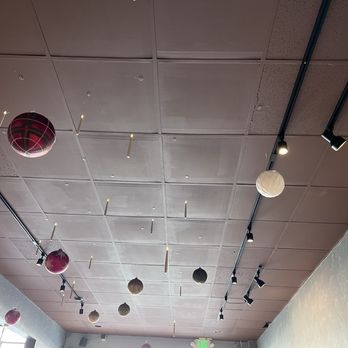 Khao Hom - Decor on ceiling with floating candle lights - Thai Near Me - Hayward, California Khao Hom - Decor on ceiling with floating candle lights - Thai Near Me - Hayward, California