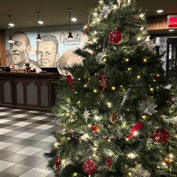 Graduate by Hilton Columbus - The Graduate really gets into the Christmas spirit with multiple trees in the lobby. - Hotels Near Me - Columbus, Ohio Graduate by Hilton Columbus - The Graduate really gets into the Christmas spirit with multiple trees in the lobby. - Hotels Near Me - Columbus, Ohio