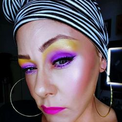 Yvonne Yule Make Up Artistry - Bring out your inner model