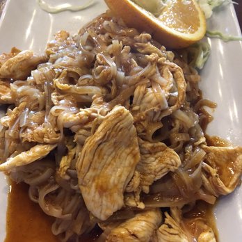 Thai Paradise - Chicken Pad Thai - Thai Near Me - Folsom, California Thai Paradise - Chicken Pad Thai - Thai Near Me - Folsom, California