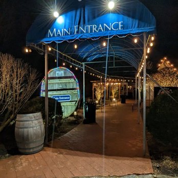 Cooperage Inn - Entrance - Comfort Food Near Me - Baiting Hollow, New York