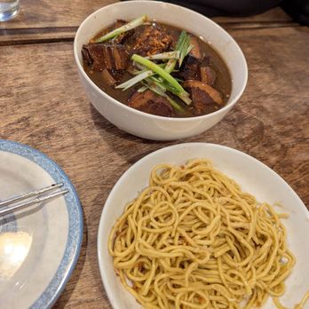 Mee & Greet - Bad for Garlic and Braised pork belly - Vietnamese Near Me - Culver City, California Mee & Greet - Bad for Garlic and Braised pork belly - Vietnamese Near Me - Culver City, California