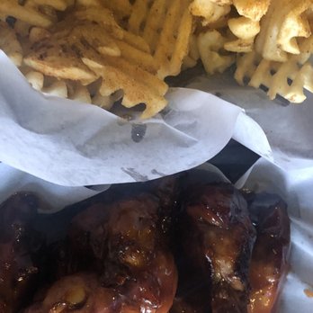 Wingzup - Smoked Honey BBQ wings & waffle fries - Chicken Wings Near Me - Austin, Texas
