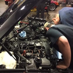 GT Peace Automotive - GTPeace techs performing a carbon cleaning