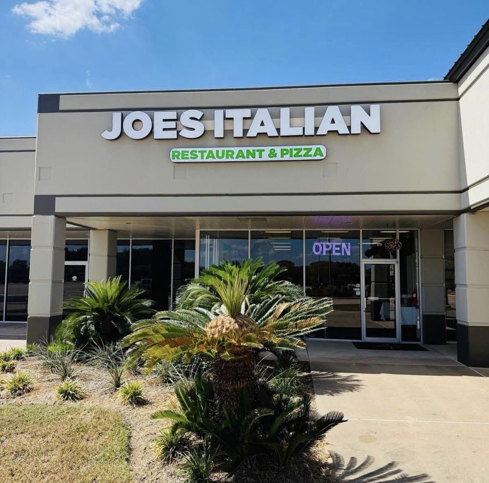 Joe's Italian Sealy Logo