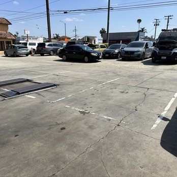 Lube King - Parking - Oil Change Stations Near Me - Hawthorne, California