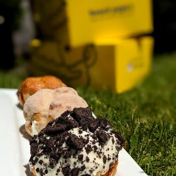 Beard Papa's - Desserts Near Me - Flushing, New York