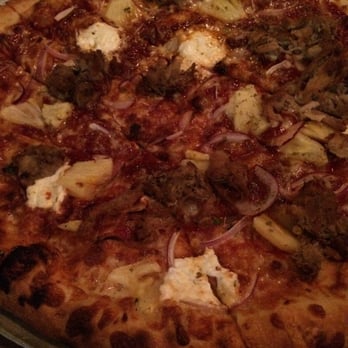 Flatbread Company - Mopsie pizza....kalua pig w/ BBQ sauce!! - Pizza Near Me - Paia, Hawaii Flatbread Company - Mopsie pizza....kalua pig w/ BBQ sauce!! - Pizza Near Me - Paia, Hawaii