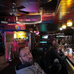 Dee's Bar & Lounge