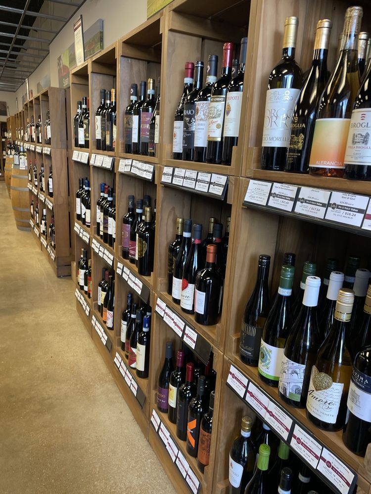 The Wine Cellar Outlet - Sappington Plaza Logo