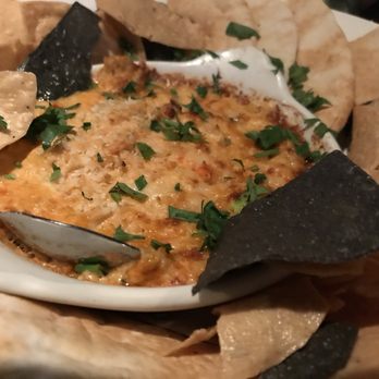 Yard House - New American Near Me - Honolulu, Hawaii