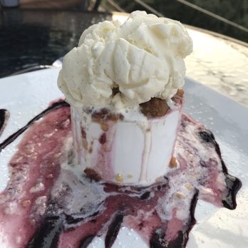 3 Rivers Grill - Mixed Berry Crumble with Vanilla Ice Cream - American Near Me - Hood River, Oregon 3 Rivers Grill - Mixed Berry Crumble with Vanilla Ice Cream - American Near Me - Hood River, Oregon