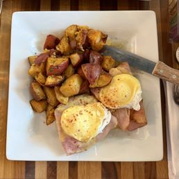 Eggs Classic Benedict Eggs Classic Benedict