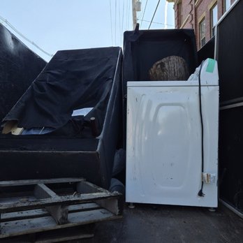 Mckee's Junk Removal - Recyclable items pallets old couch and a washer that can be donated. - Junk Removal & Hauling Near Me - Lancaster, Ohio Mckee's Junk Removal - Recyclable items pallets old couch and a washer that can be donated. - Junk Removal & Hauling Near Me - Lancaster, Ohio
