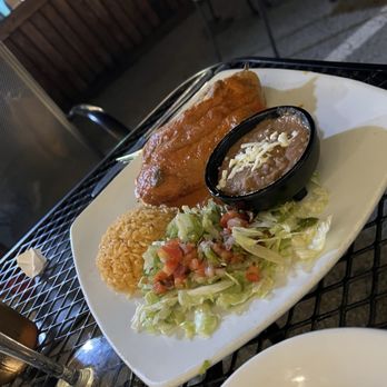 El Tradicional - Chili relleno - Mexican Near Me - Glenview, Illinois