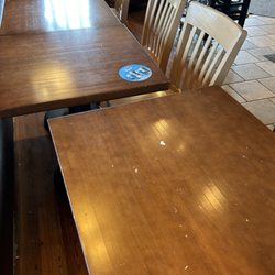 Caribou Coffee - Dirty tables