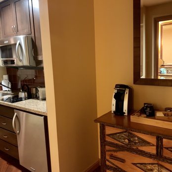 Suncadia Resort - Lodge Studio's resort kitchen has minifridge, microwave, toaster, 2 burner range, sink, coffee machine, plates &utensils - Resorts Near Me - Cle Elum, Washington
