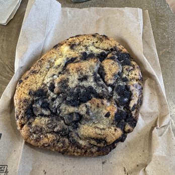 Fireman Derek's Bake Shop & Cafe - Cookies and cream cookie - Desserts Near Me - Miami, Florida