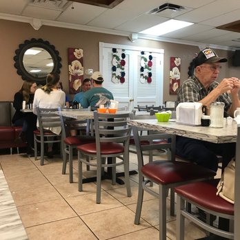 Eagle Lake Family Diner - people sitting at tables - Breakfast & Brunch Near Me - Eagle Lake, Florida