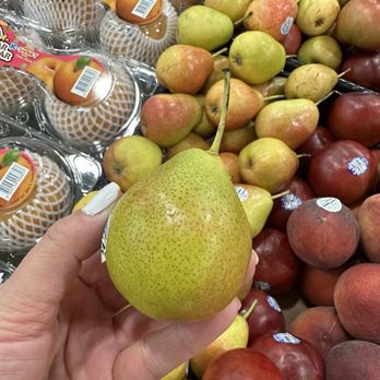 Foodland - The tiniest pears I have ever seen. I had to grab a few for my daughter to try! - Grocery Near Me - Honolulu, Hawaii Foodland - The tiniest pears I have ever seen. I had to grab a few for my daughter to try! - Grocery Near Me - Honolulu, Hawaii