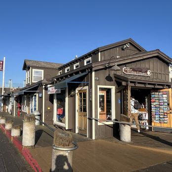 Stearns Wharf - one of the gift shops on the pier. - Local Flavor Near Me - Santa Barbara, California