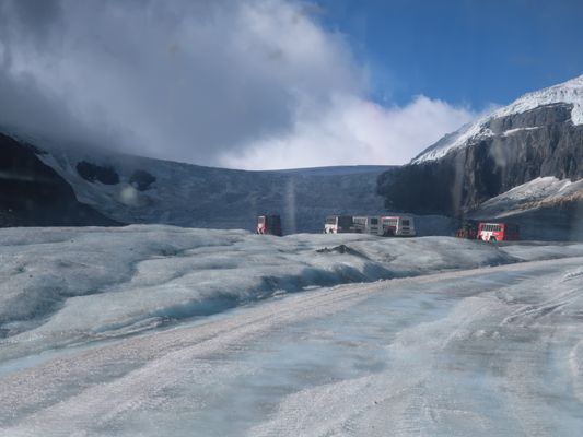 Columbia Icefield by null