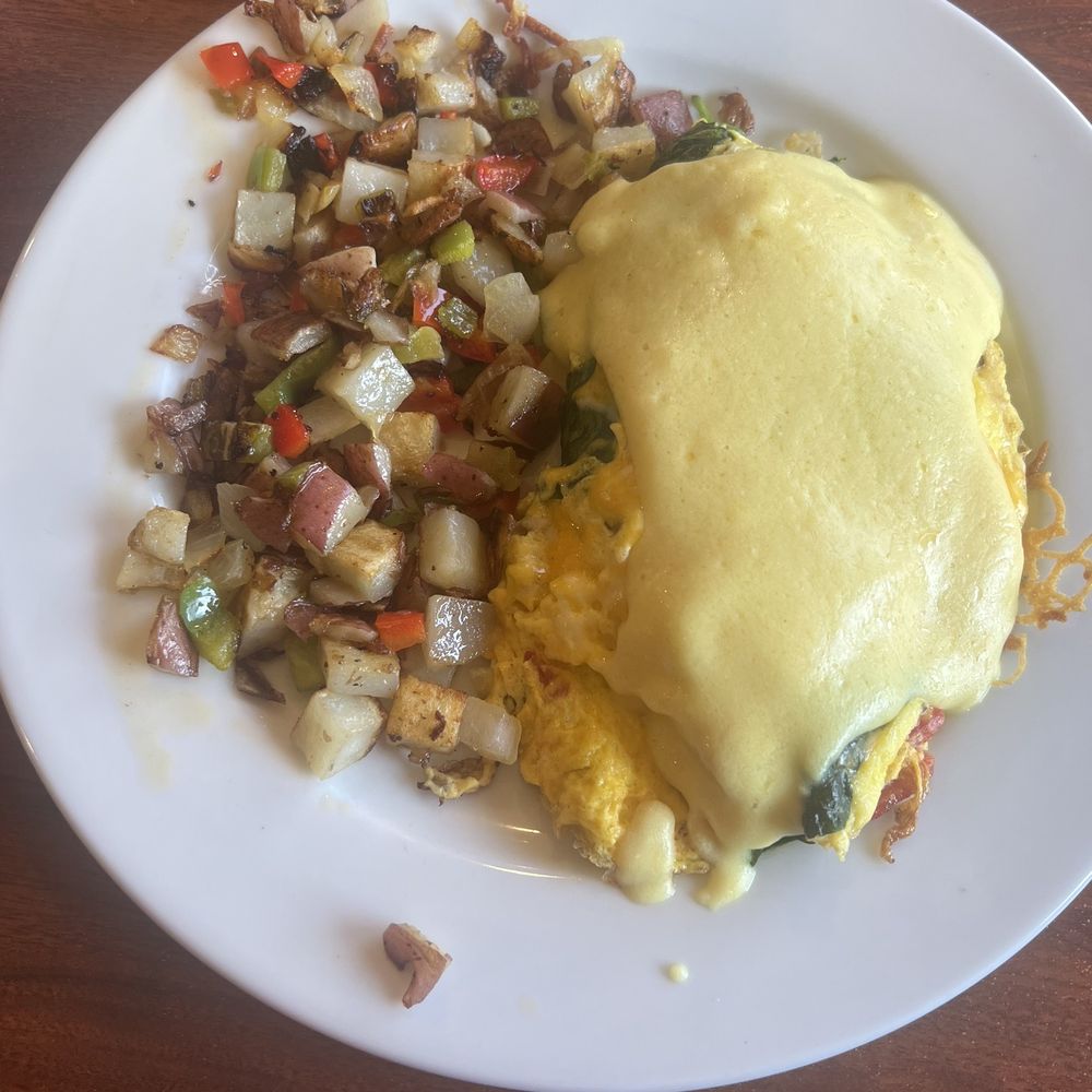 The summit senior omelette with excellent hollandaise sauce