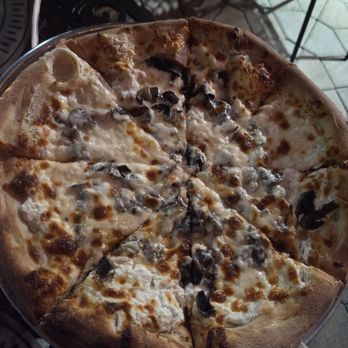 Donna Sarah - White pizza with mushrooms - Pizza Near Me - Cooper City, Florida Donna Sarah - White pizza with mushrooms - Pizza Near Me - Cooper City, Florida