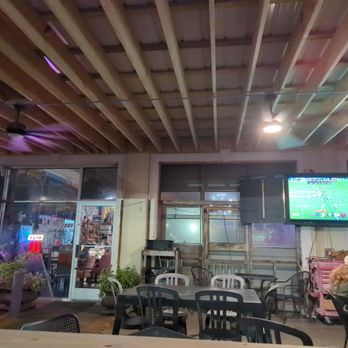 Phat Bites - outside seating area - Coffee & Tea Near Me - Nashville, Tennessee