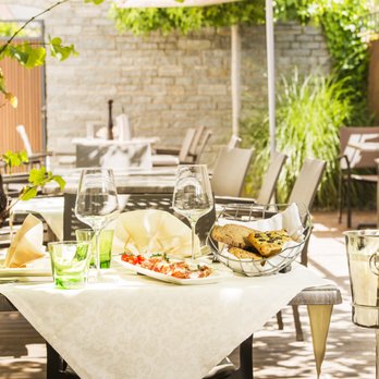 Restaurant Römerstube - Gastgarten im Restaurant Römerstube - Austrian Near Me - Graz, 6