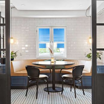 First Hotel Park Astoria - Best Western Park Astoria restaurant private table - Hotels Near Me - Enköping, U