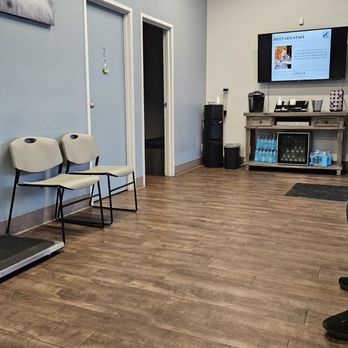 All Creatures Animal Clinic - Easy side of lobby - Veterinarians Near Me - Phoenix, Arizona