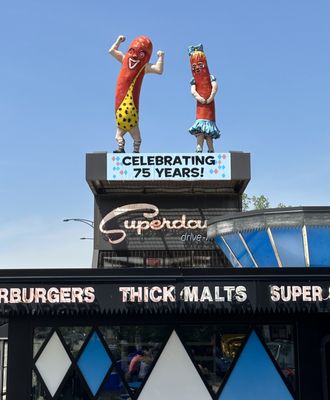 Superdawg Drive-In by null