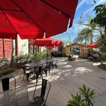 Burattino Brick Oven Pizza - Incredible patio - Pizza Near Me - Carson, California
