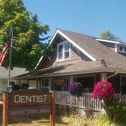 Randall C Jones LLC - Exterior of the dental office.