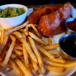 Fish & Chips (we asked for no tartar).